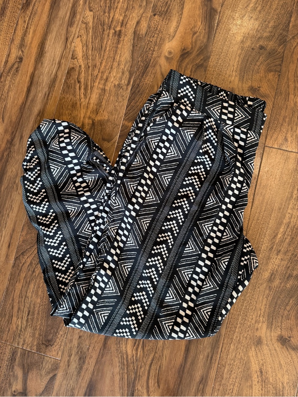 Charlotte Russe Black and White Geometric Jogger Pants